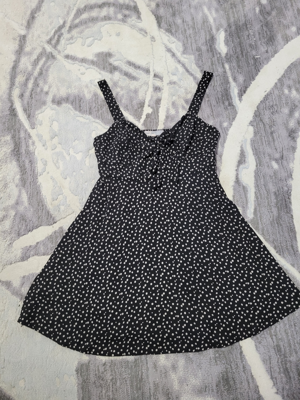 Cloud & Sky Black Floral Tie-Front Dress Size M